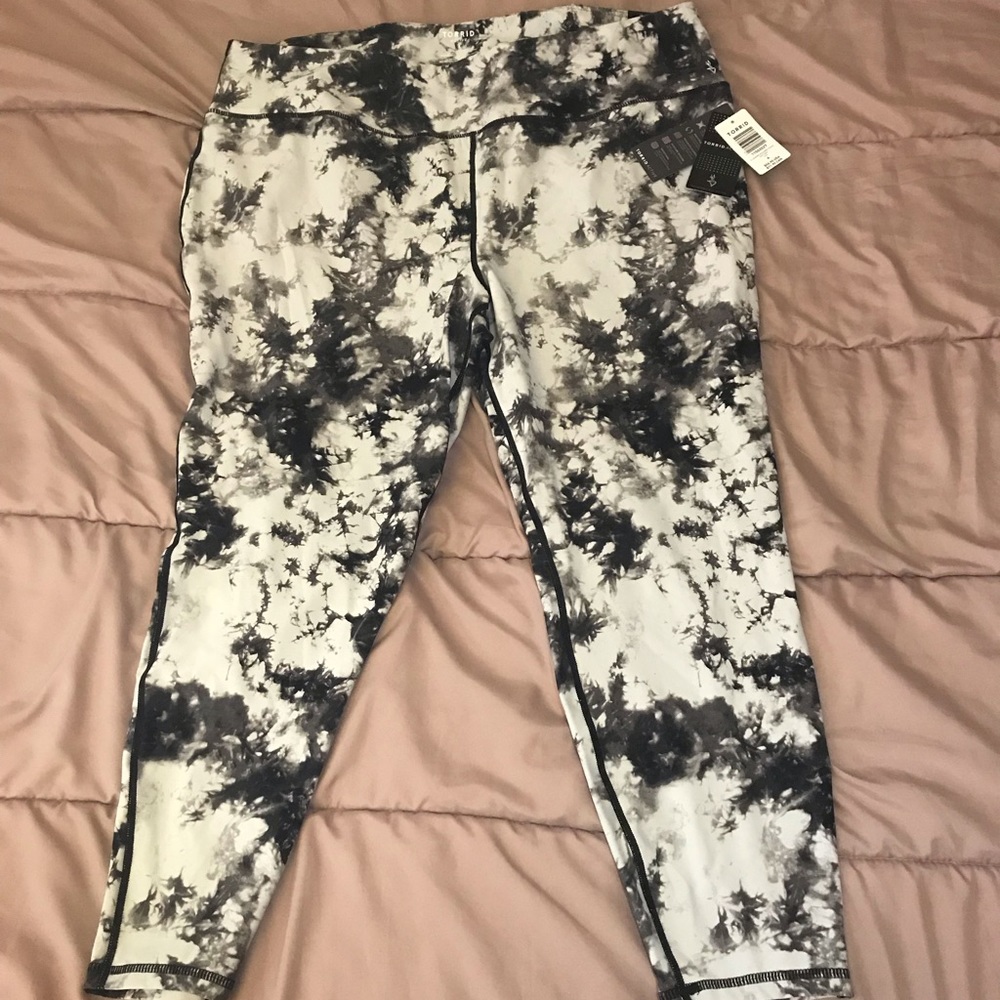 Torrid Active Legging - BLK/Grey TieDye Size 4